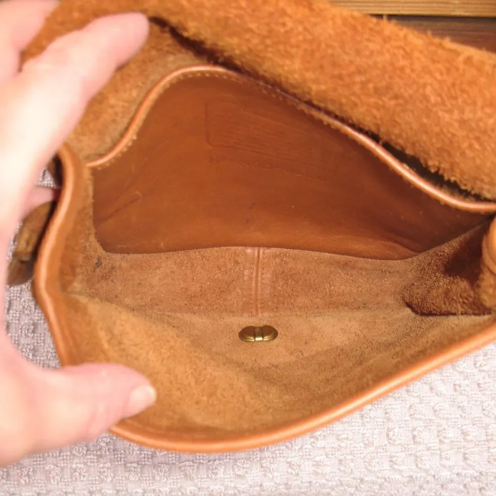 Vintage Coach 9620 Compact Pouch Flap Crossbody Bag British Tan